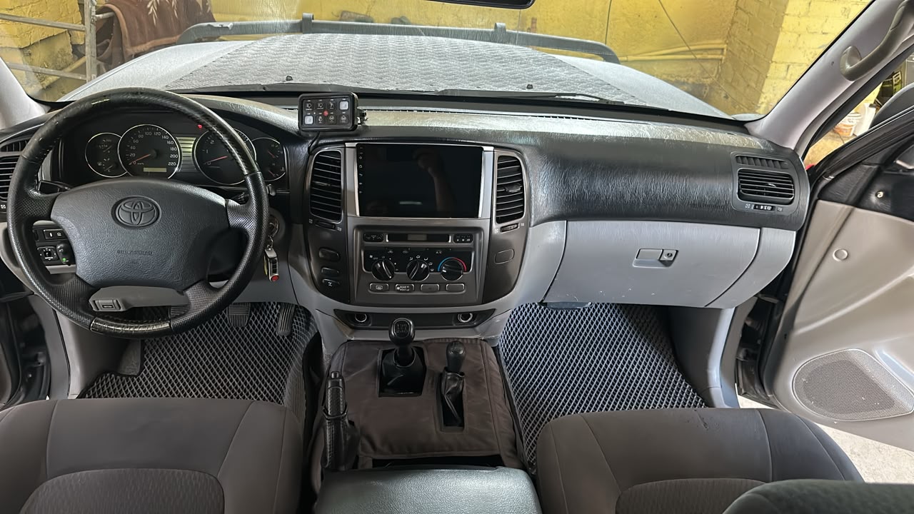 Toyota Land Cruiser 105
